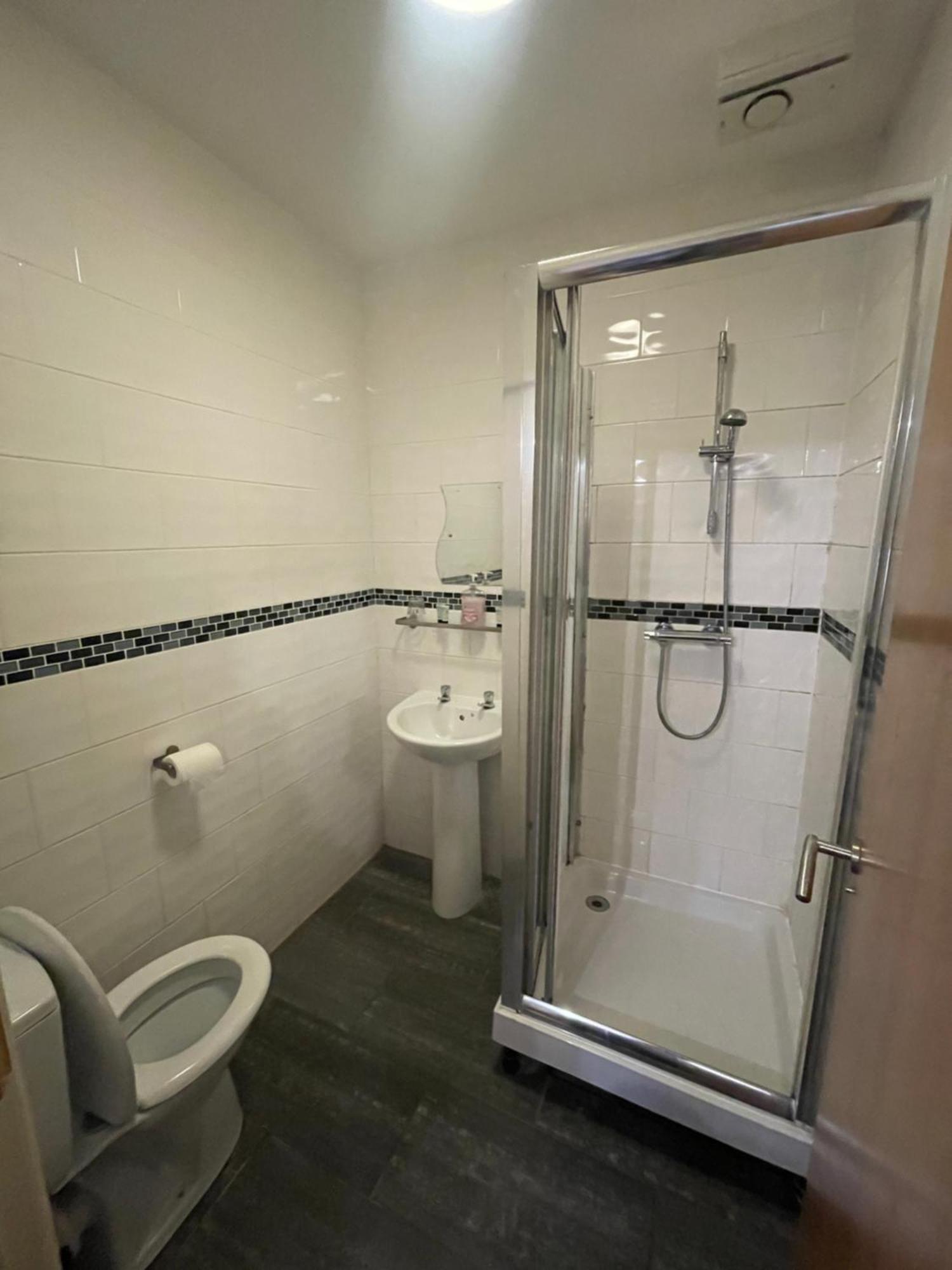 Abbey Guest House Milton Keynes Extérieur photo