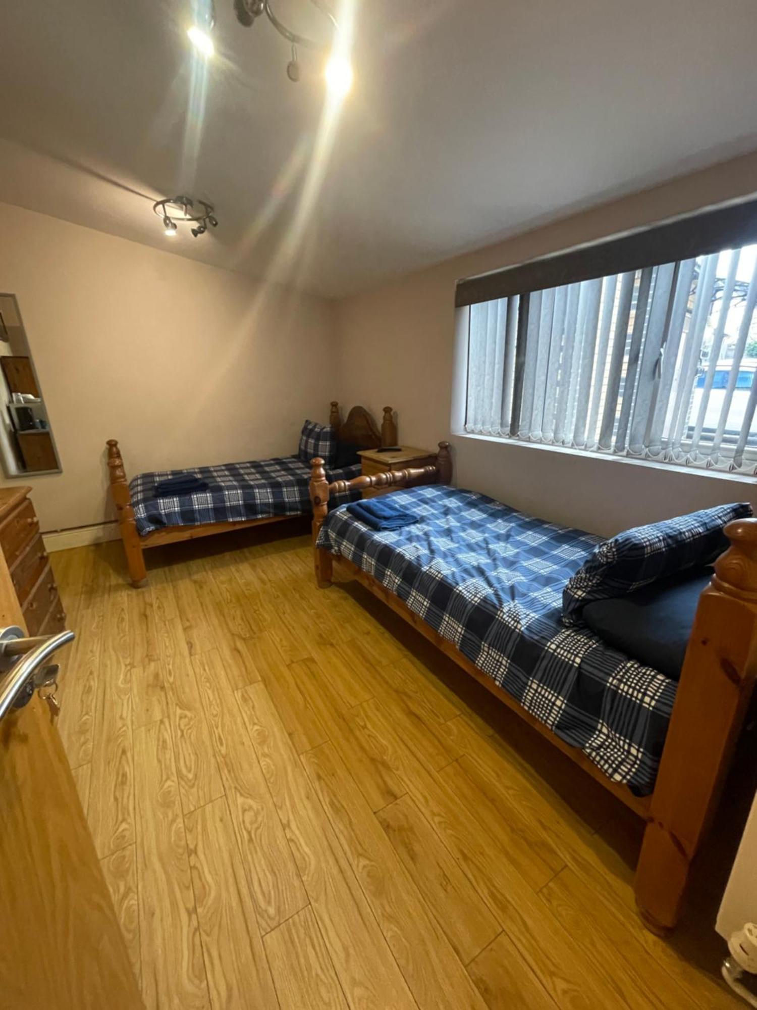 Abbey Guest House Milton Keynes Extérieur photo