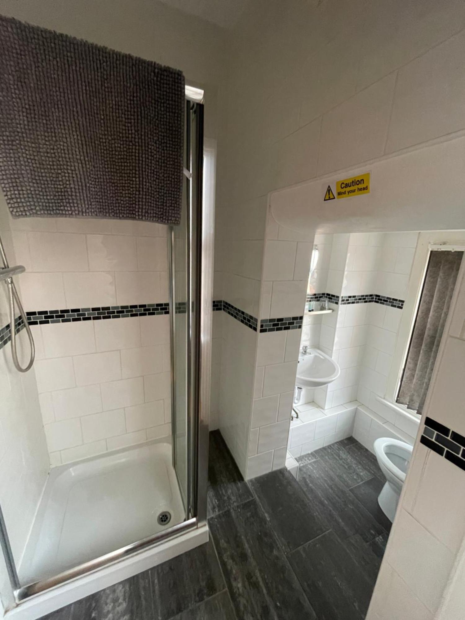 Abbey Guest House Milton Keynes Extérieur photo