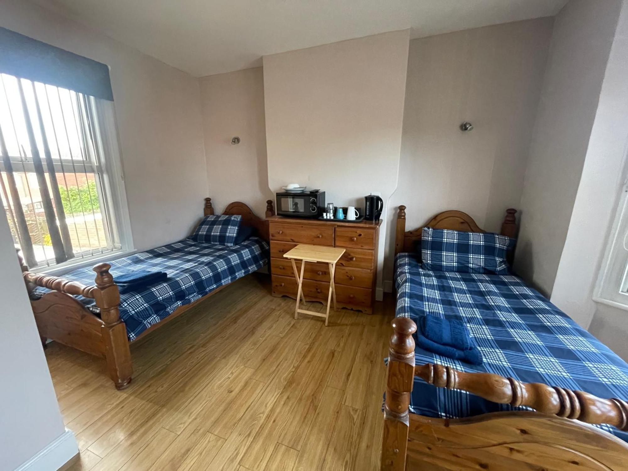 Abbey Guest House Milton Keynes Extérieur photo
