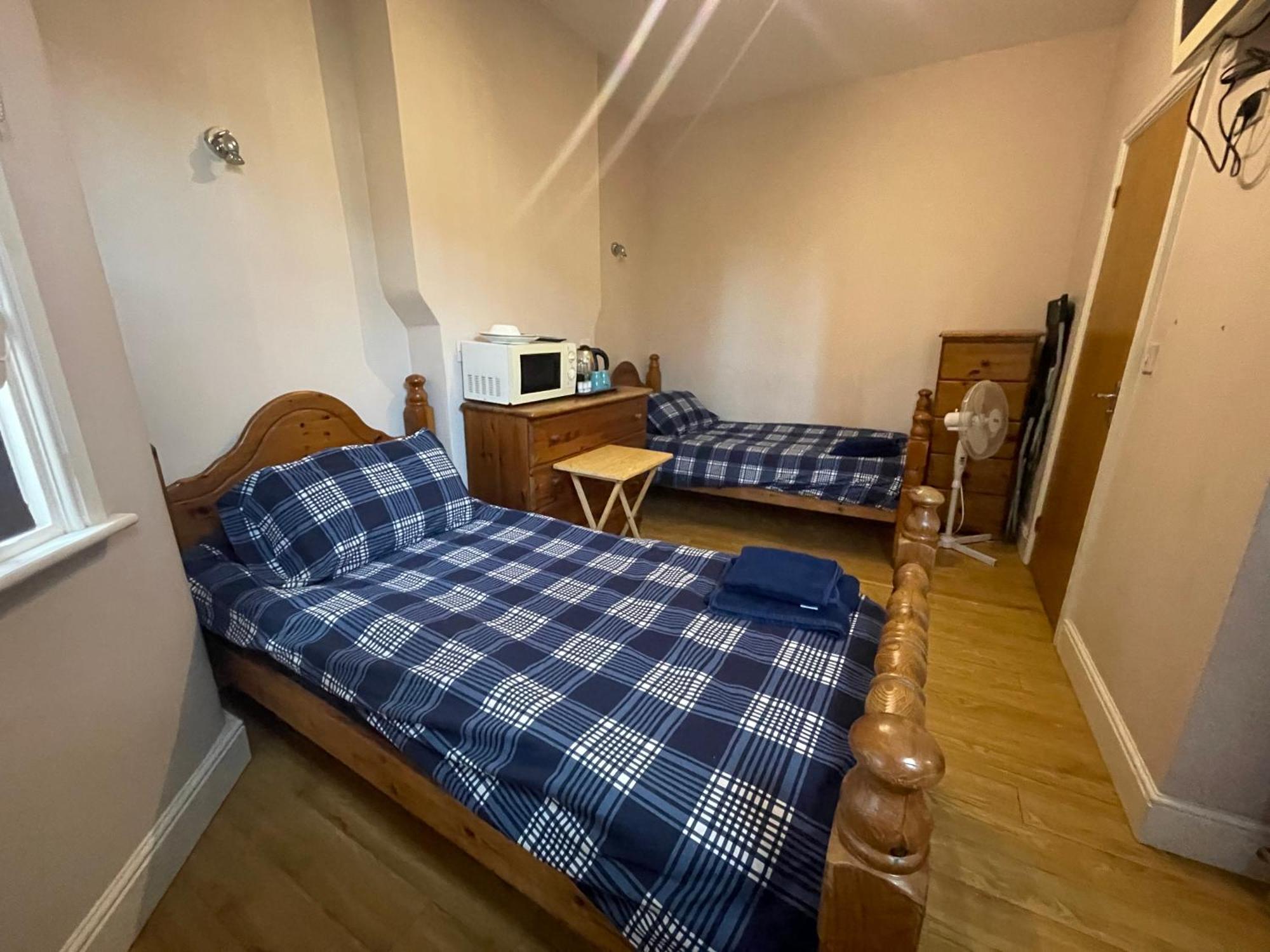 Abbey Guest House Milton Keynes Extérieur photo