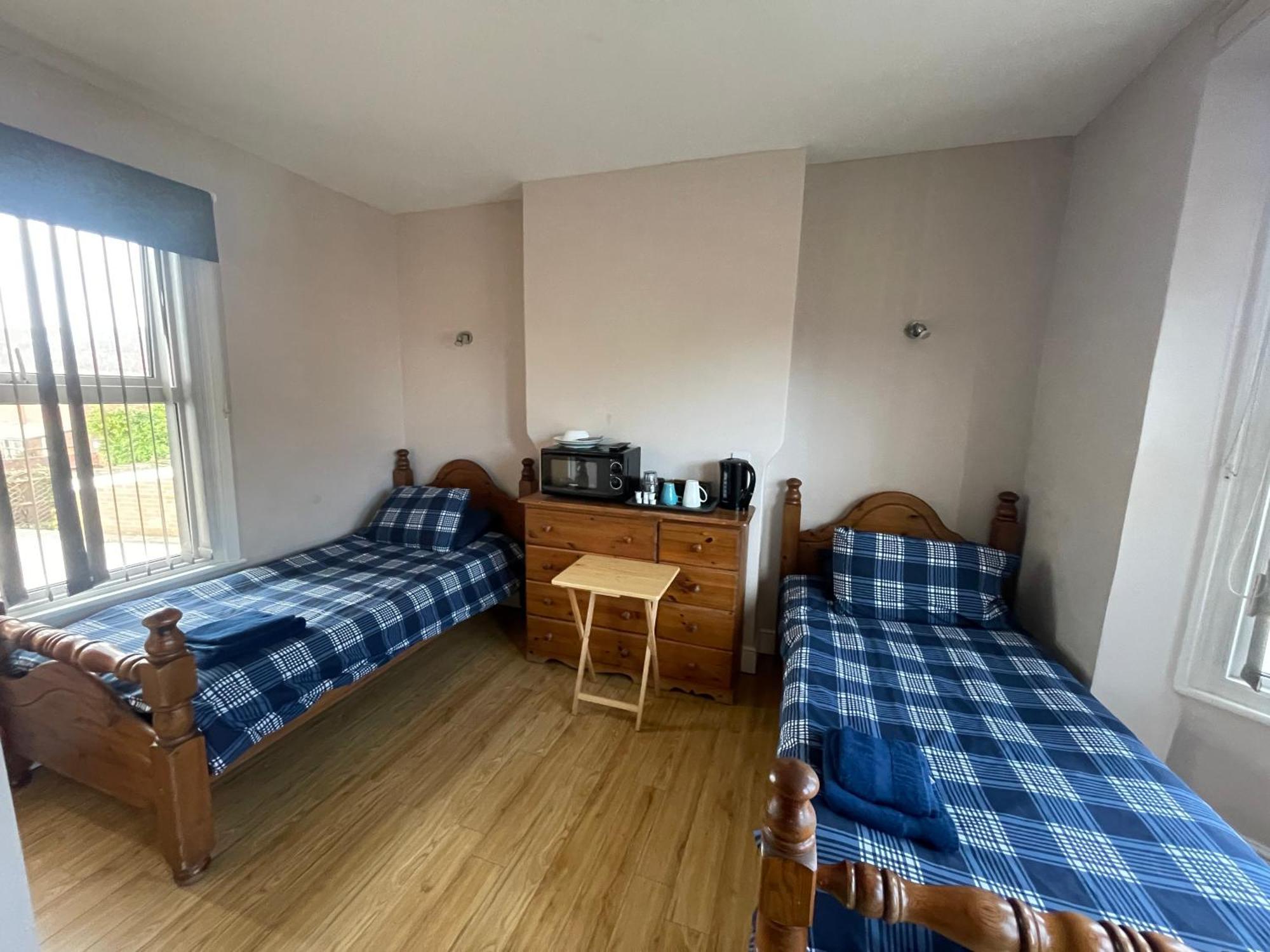 Abbey Guest House Milton Keynes Extérieur photo