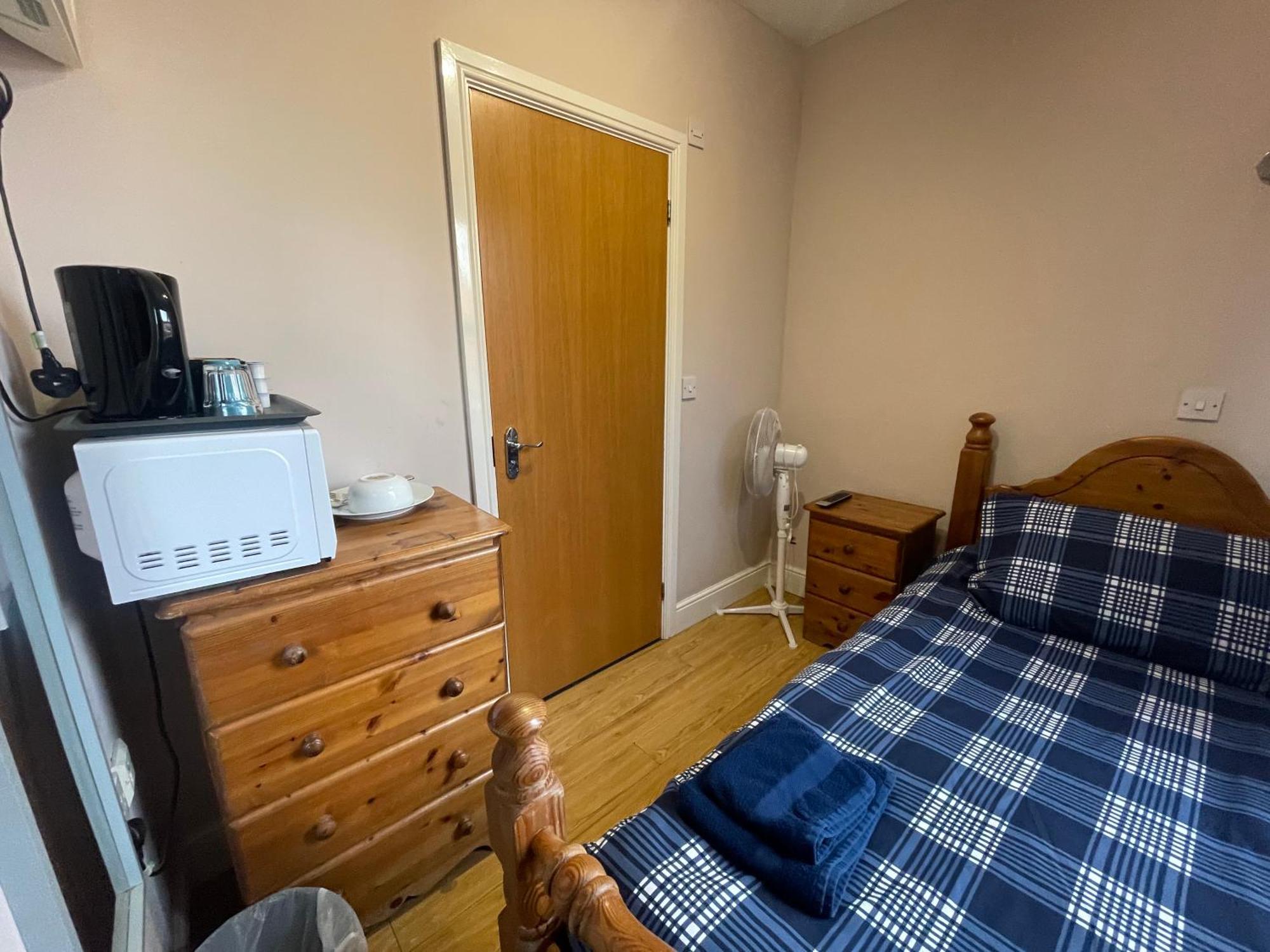 Abbey Guest House Milton Keynes Extérieur photo